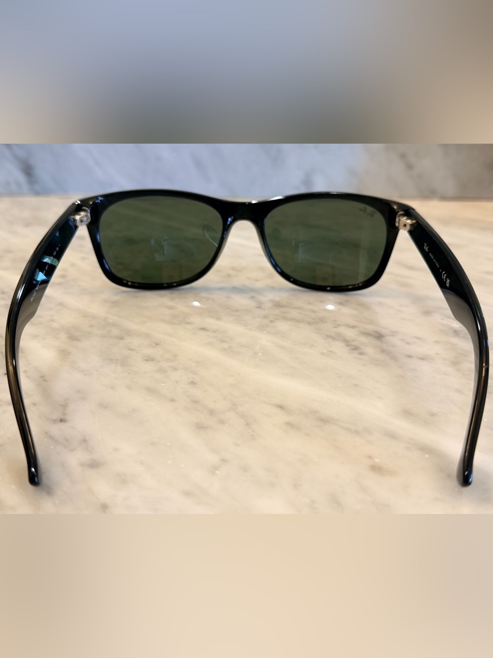 Ray-Ban Wayfarer Classic Sunglasses - Picture 4 of 5